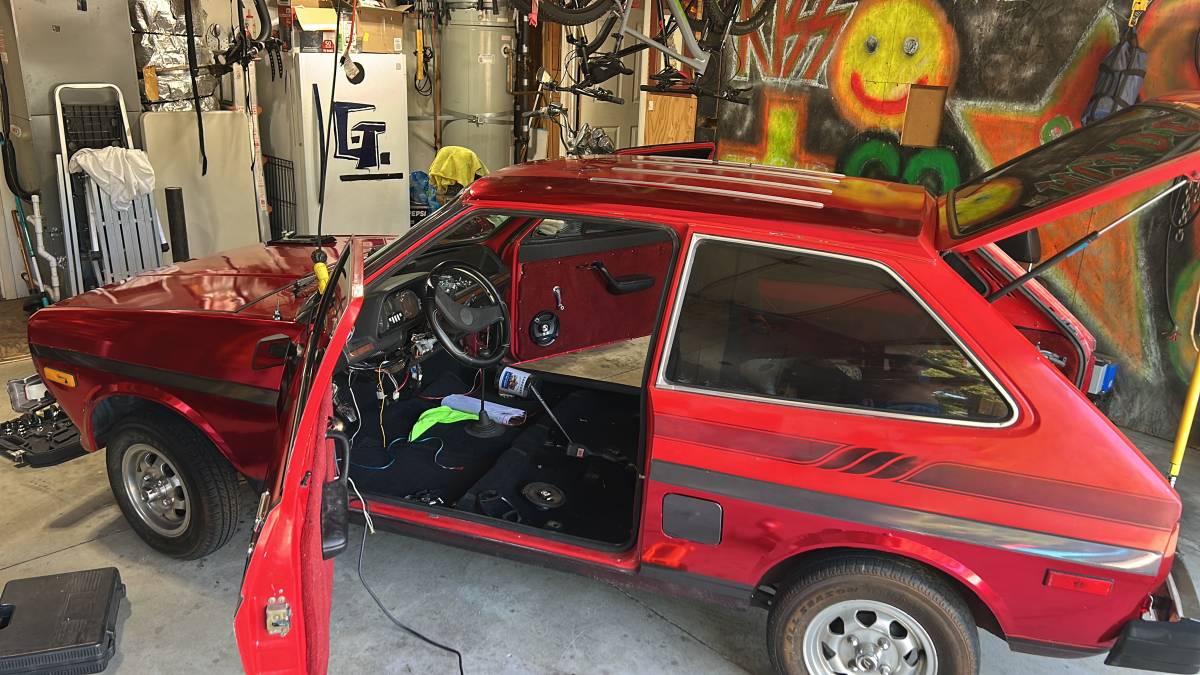 Ford-fiesta-1978-red-10