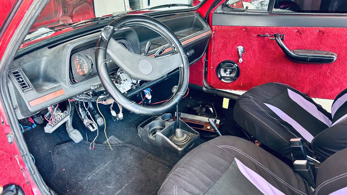 Ford-fiesta-1978-red-12