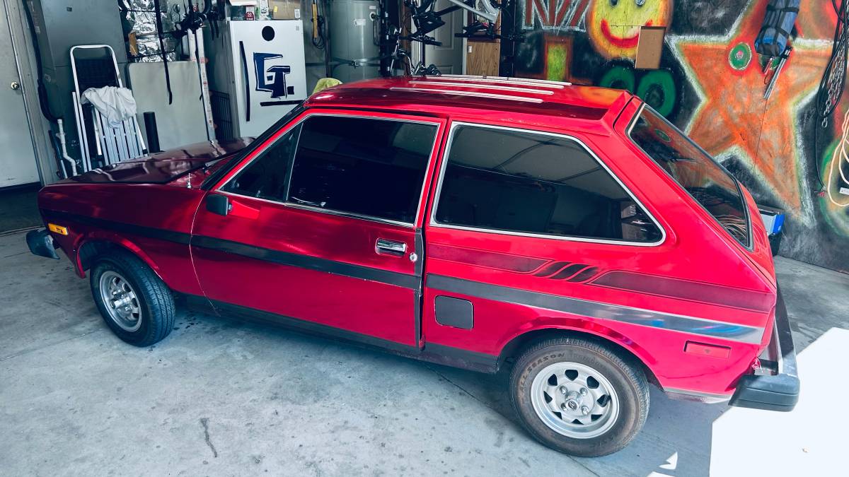 Ford-fiesta-1978-red