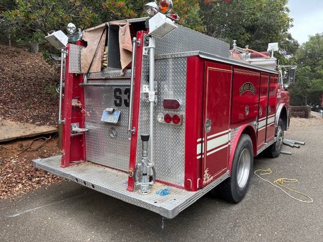 Ford-fire-engine-1965-red