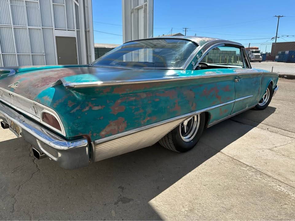 Ford-galaxe-1960-green-1