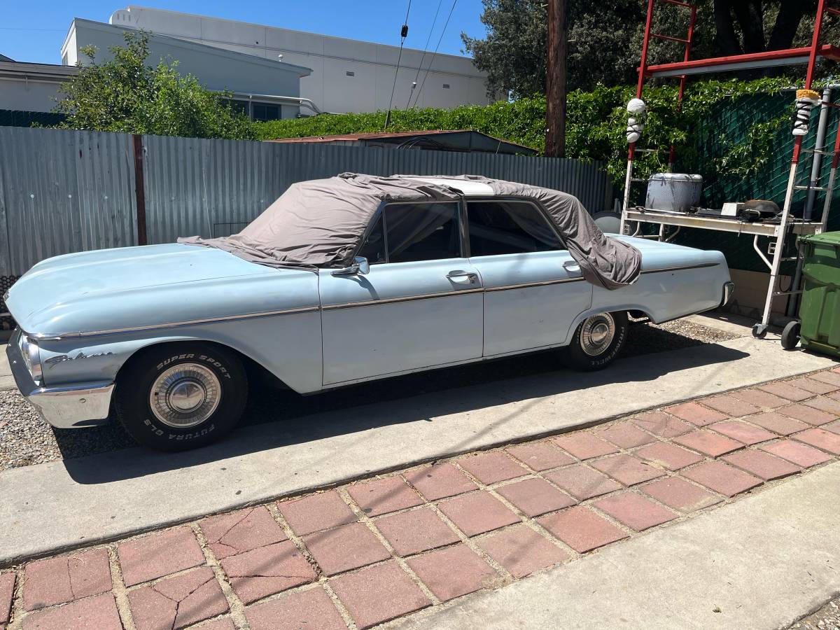 Ford-galaxie-1962-blue