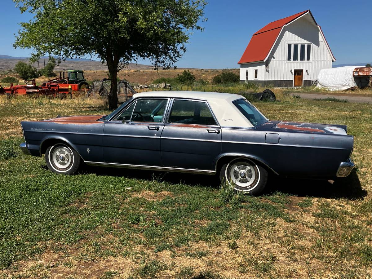 Ford-galaxie-500-1965-blue