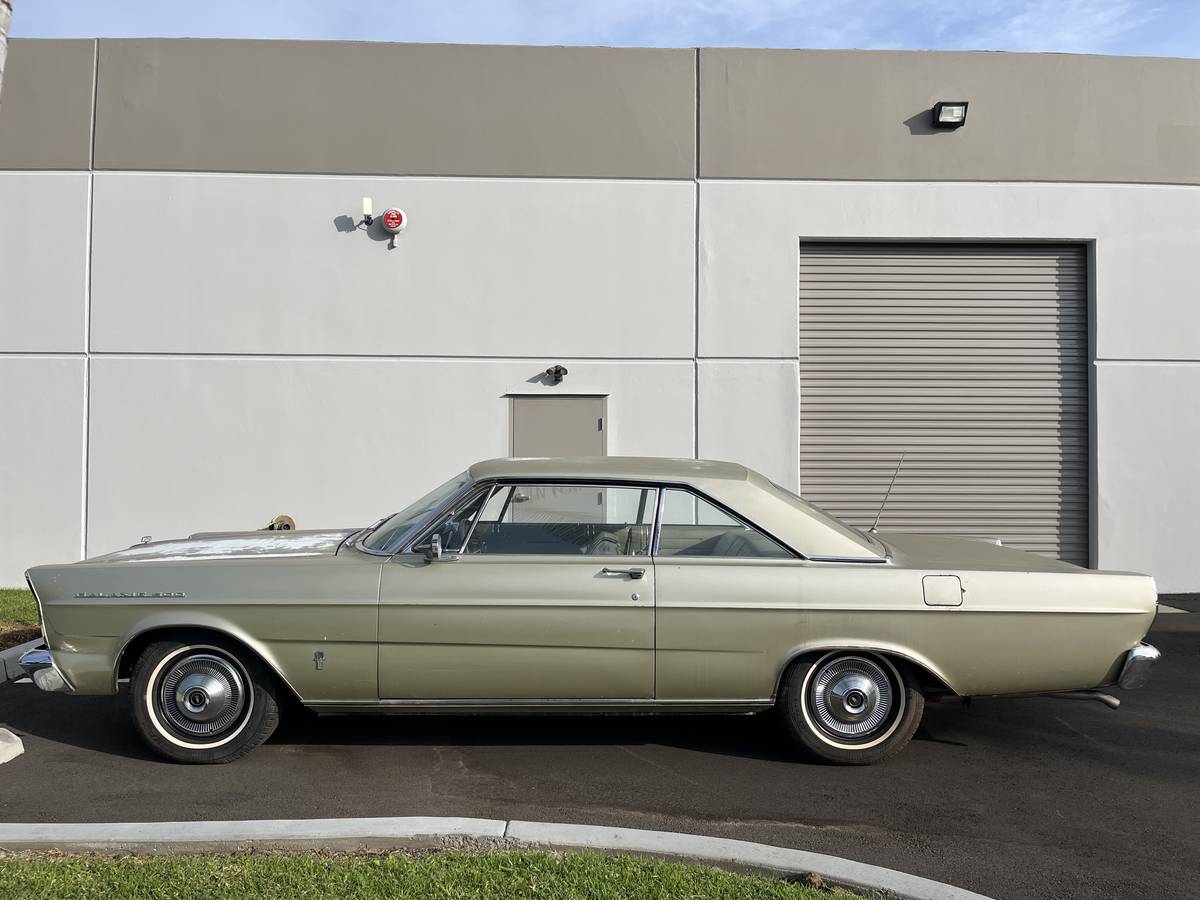 Ford-galaxie-500-1965-green-1