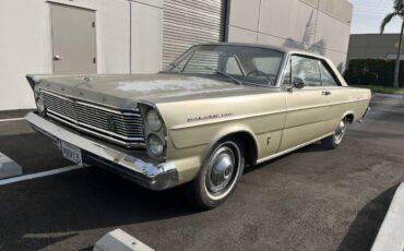 Ford-galaxie-500-1965-green