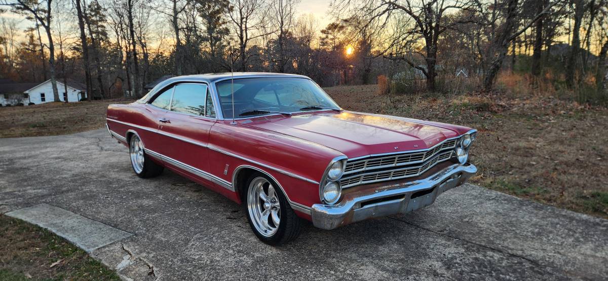 Ford-galaxie-500-1967-12