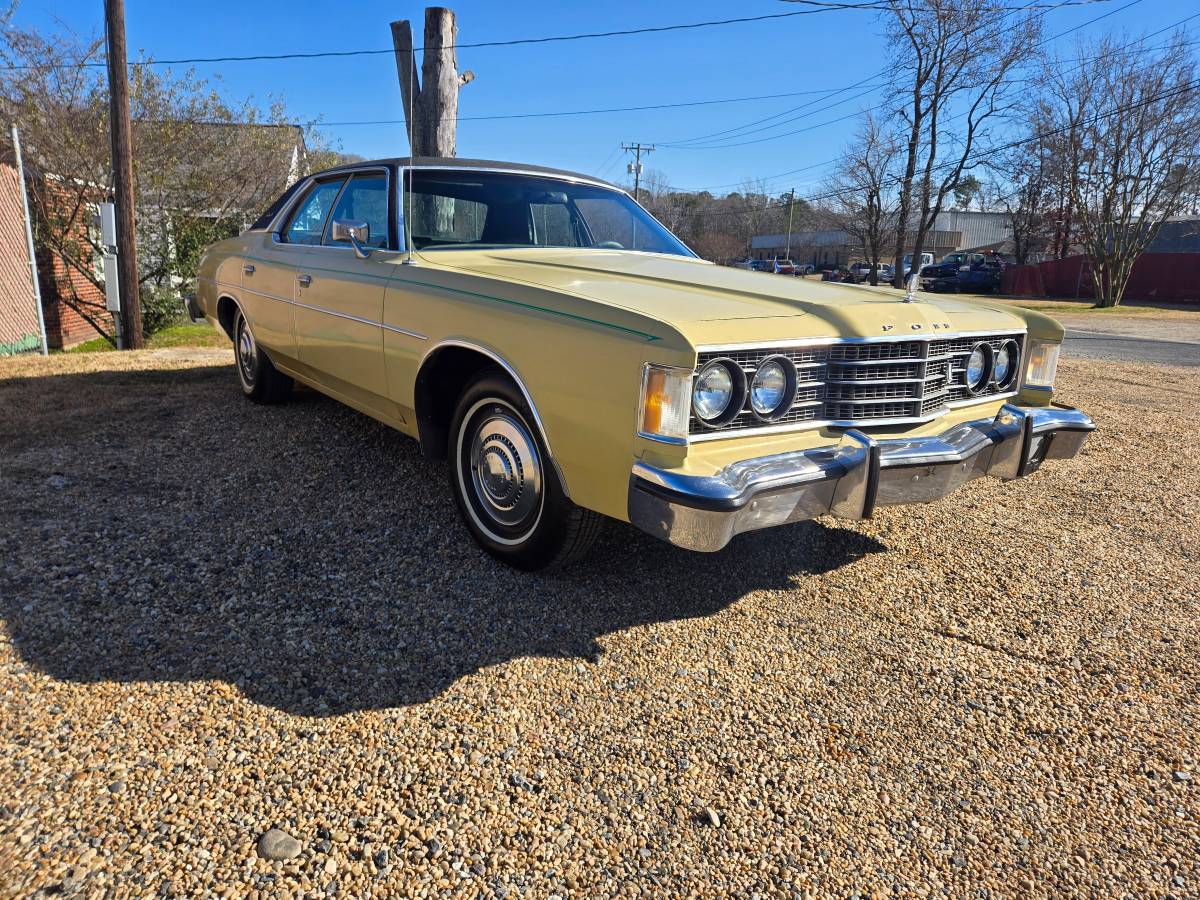 Ford-galaxie-500-1974-yellow-1