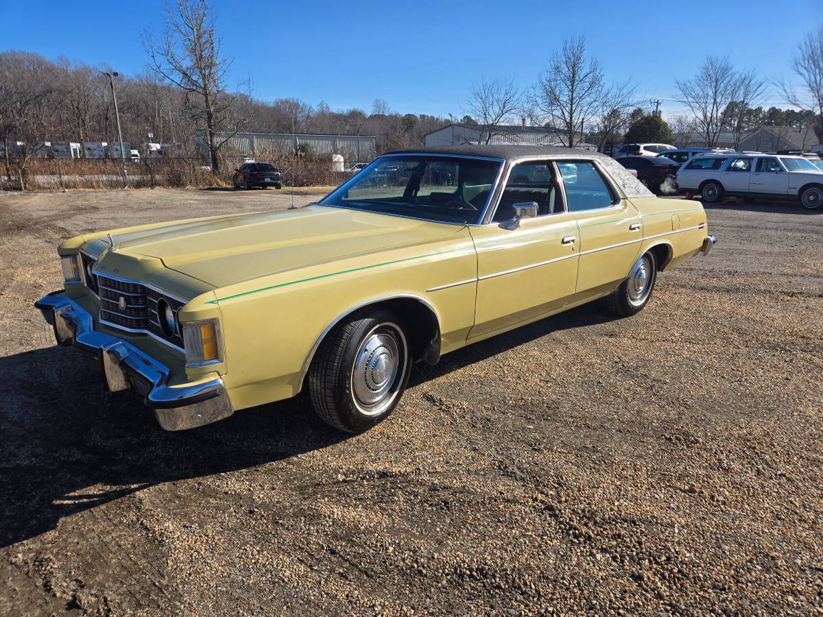 Ford-galaxie-500-1974-yellow-14