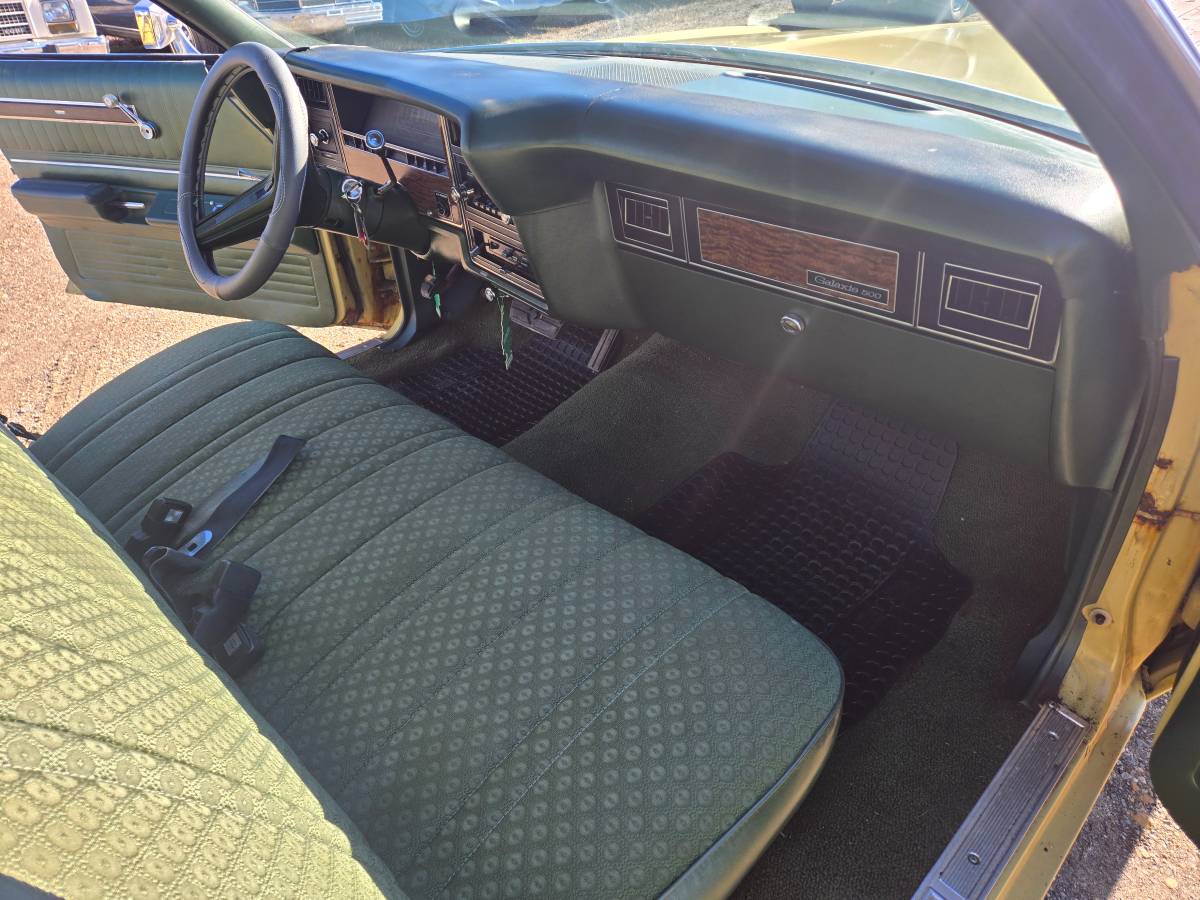 Ford-galaxie-500-1974-yellow-2