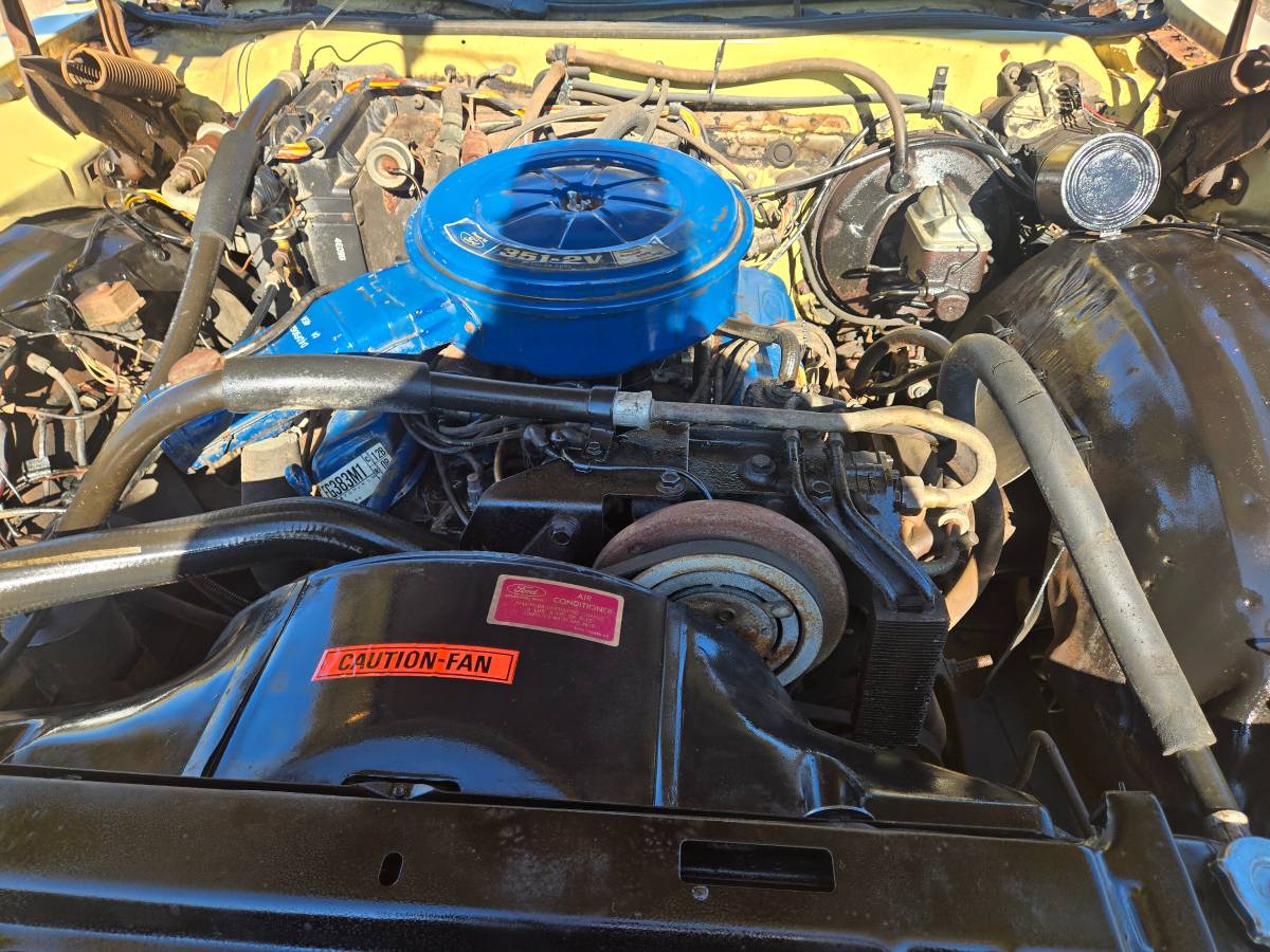 Ford-galaxie-500-1974-yellow-20