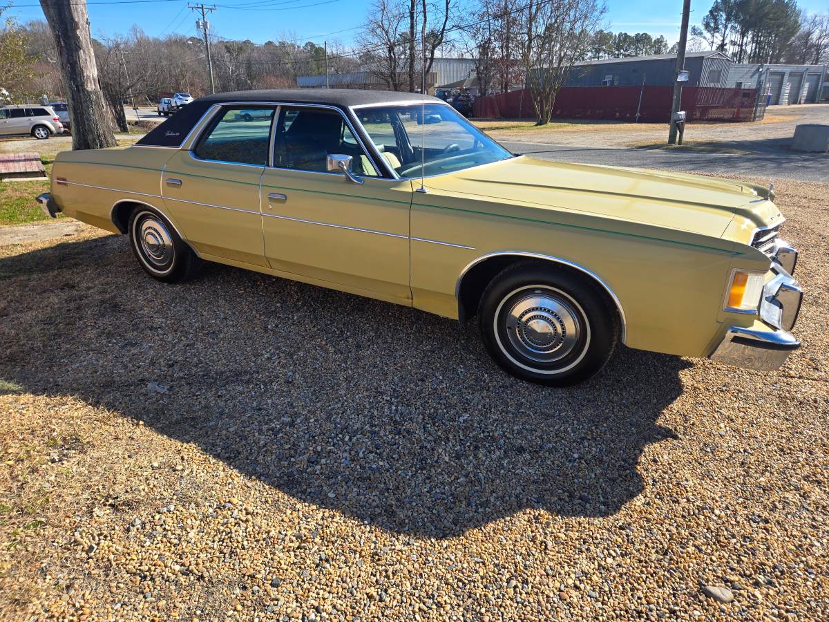 Ford-galaxie-500-1974-yellow-5
