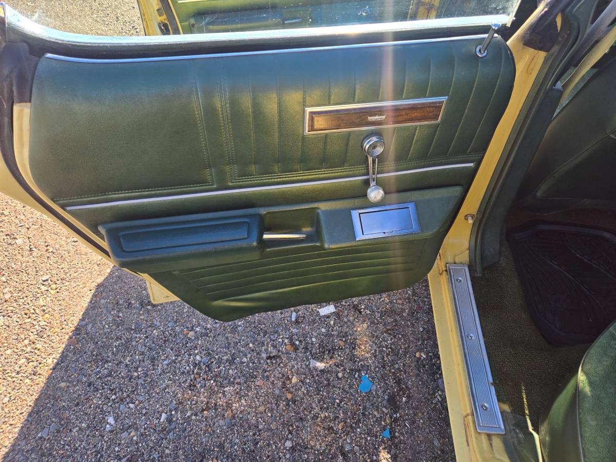 Ford-galaxie-500-1974-yellow-9