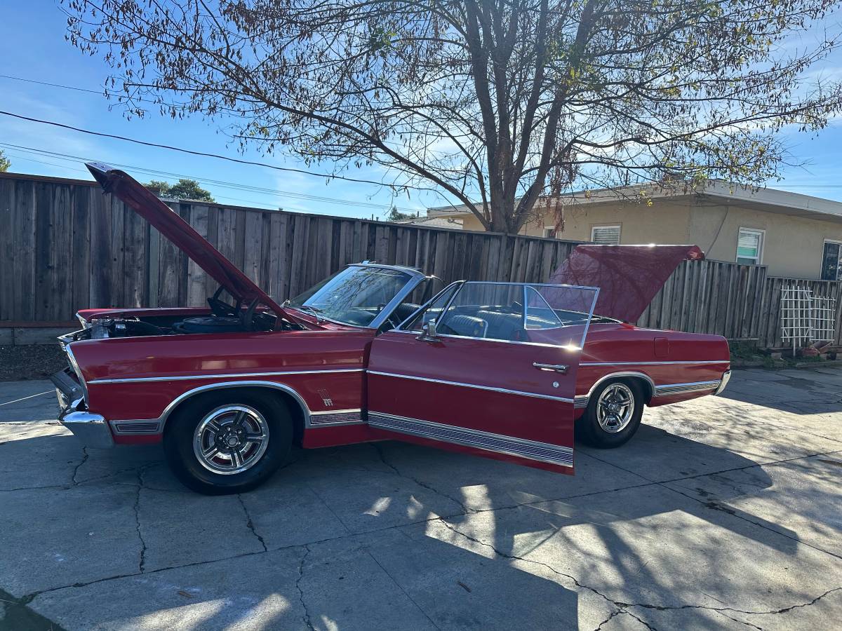 Ford-galaxy-500-1967-red-1