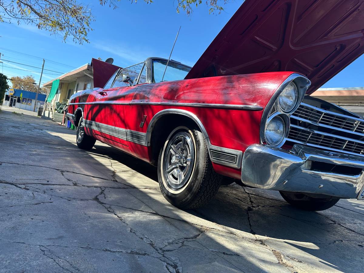 Ford-galaxy-500-1967-red-2
