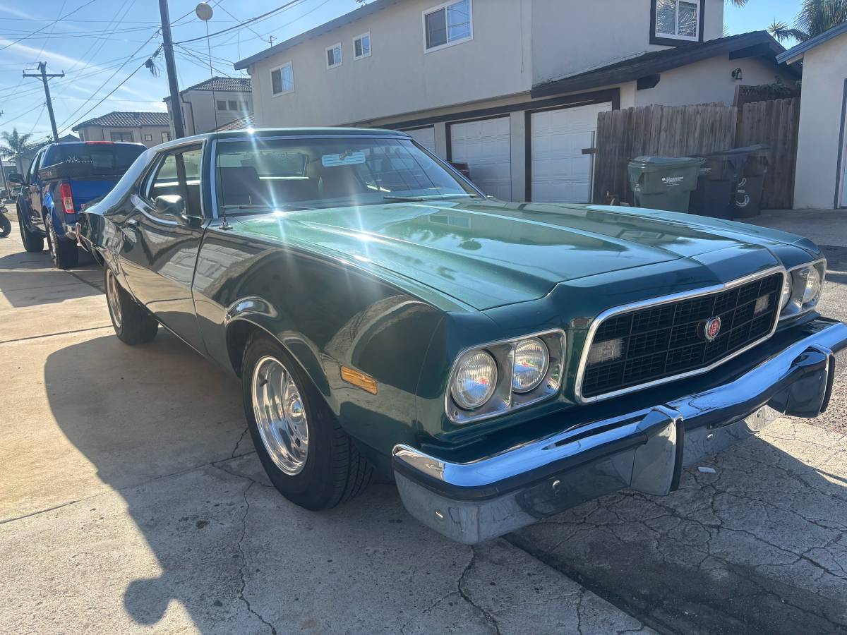 Ford-gran-torino-1973-green-2