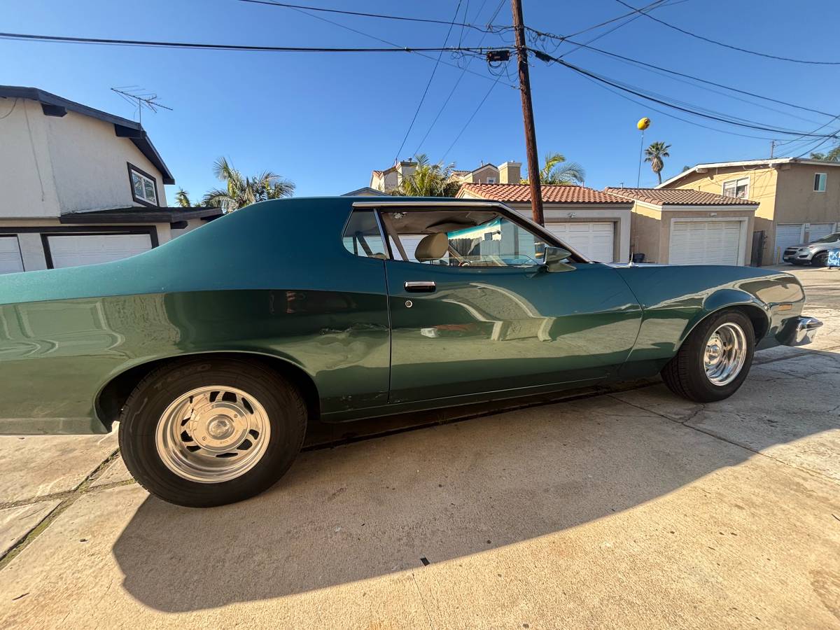 Ford-gran-torino-1973-green-3