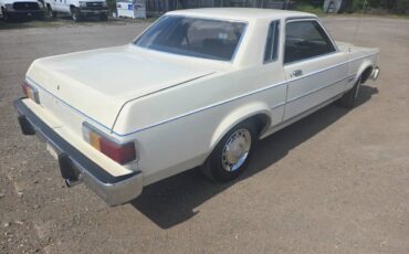 Ford-granada-1980-white-10