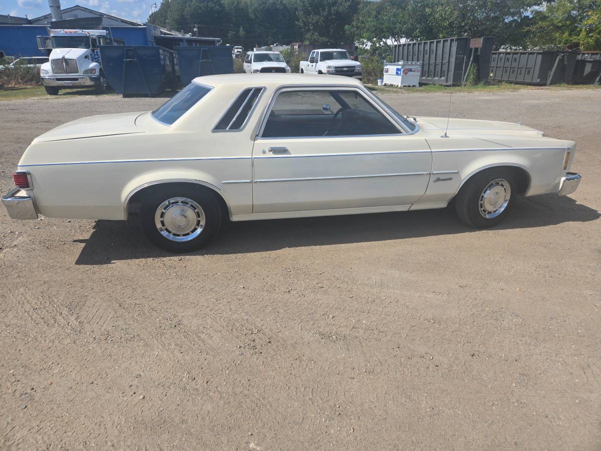 Ford-granada-1980-white-11