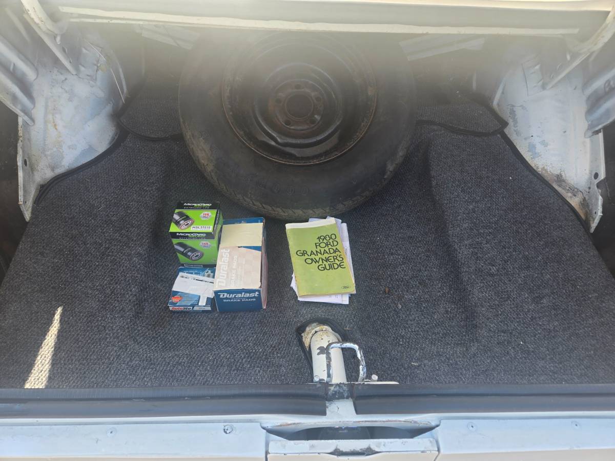 Ford-granada-1980-white-2