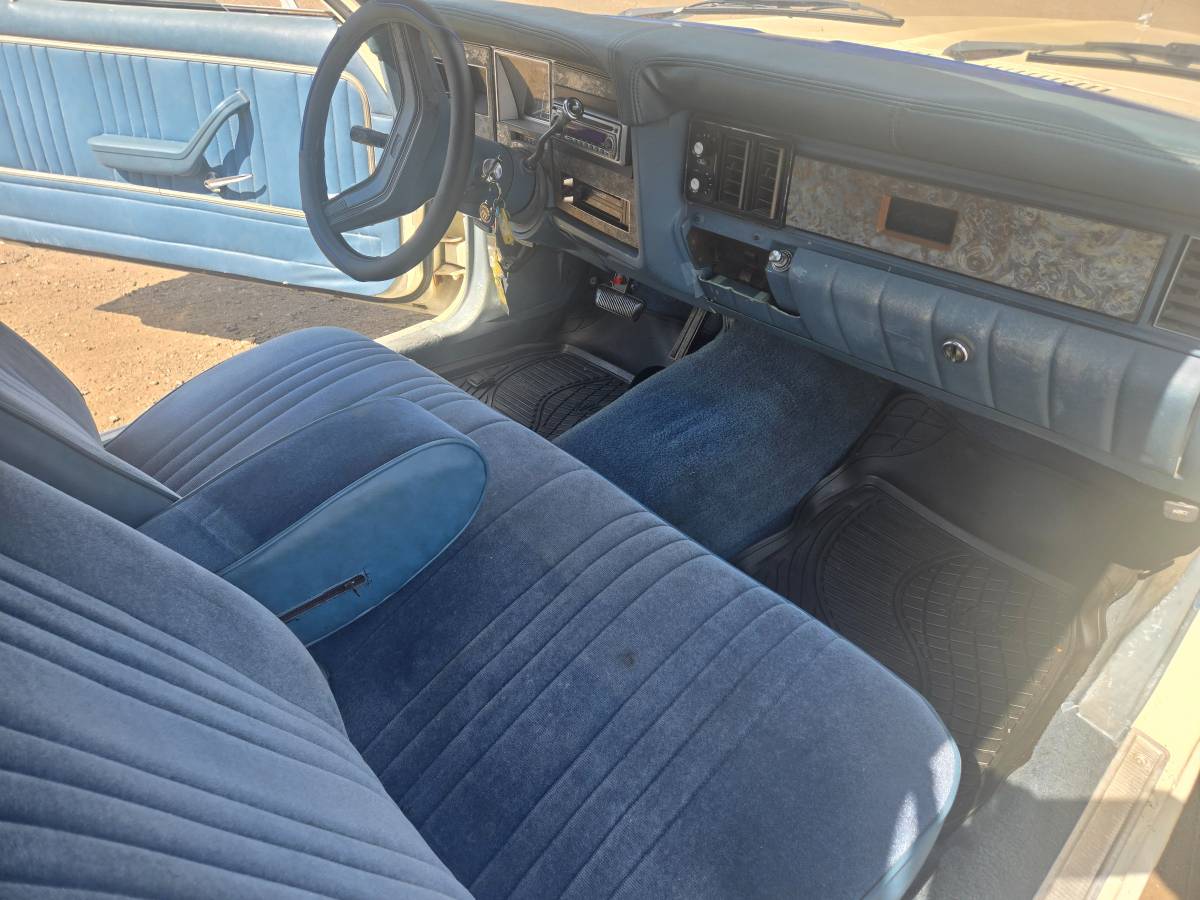 Ford-granada-1980-white-21