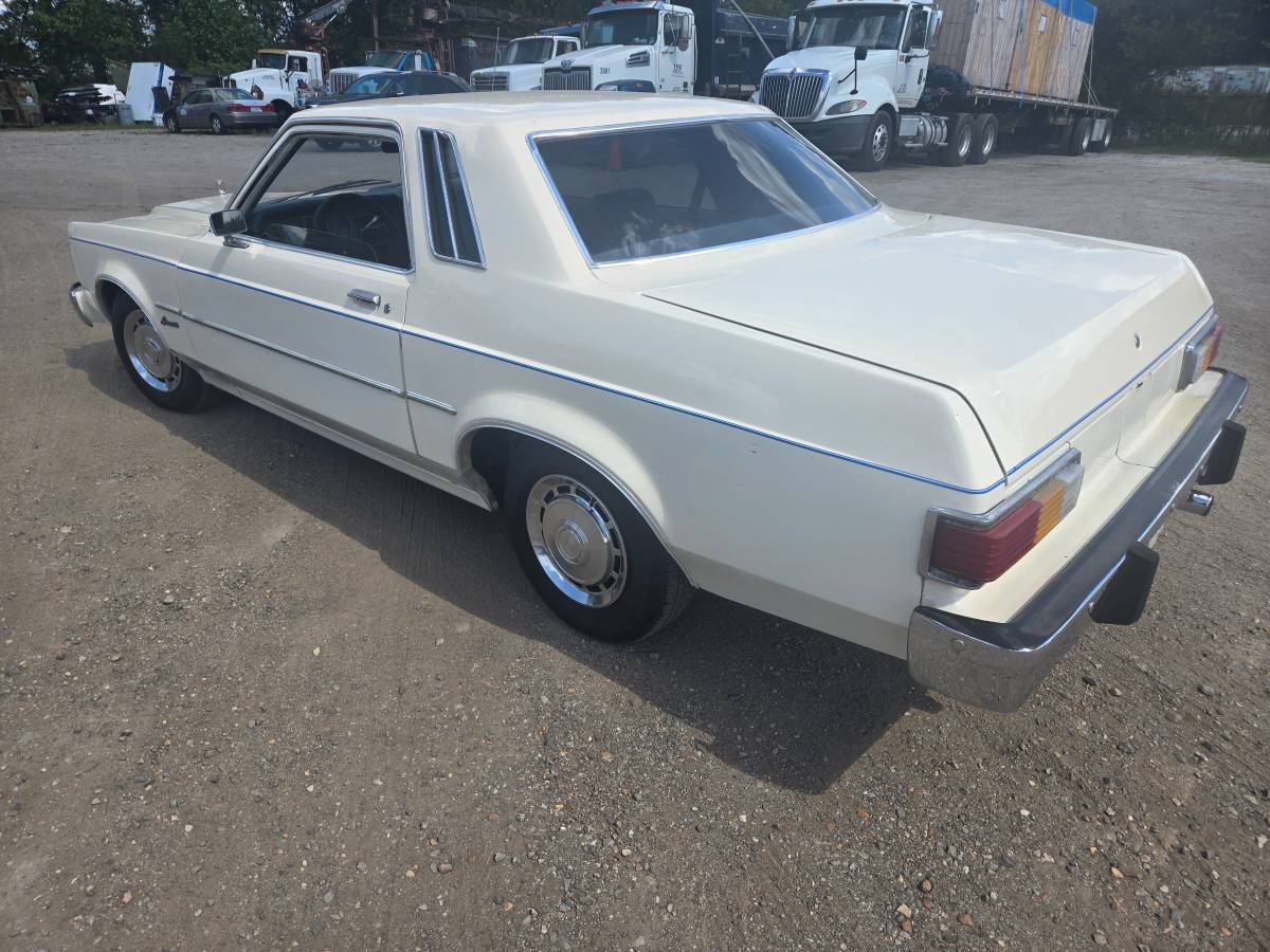 Ford-granada-1980-white-8