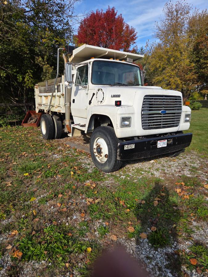 Ford-l8000-diesel-1996-white-1