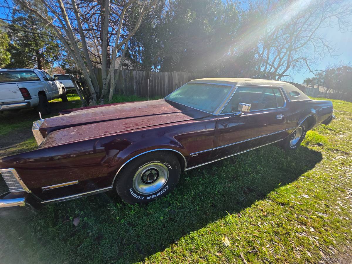 Ford-lincoln-continental-1974-3