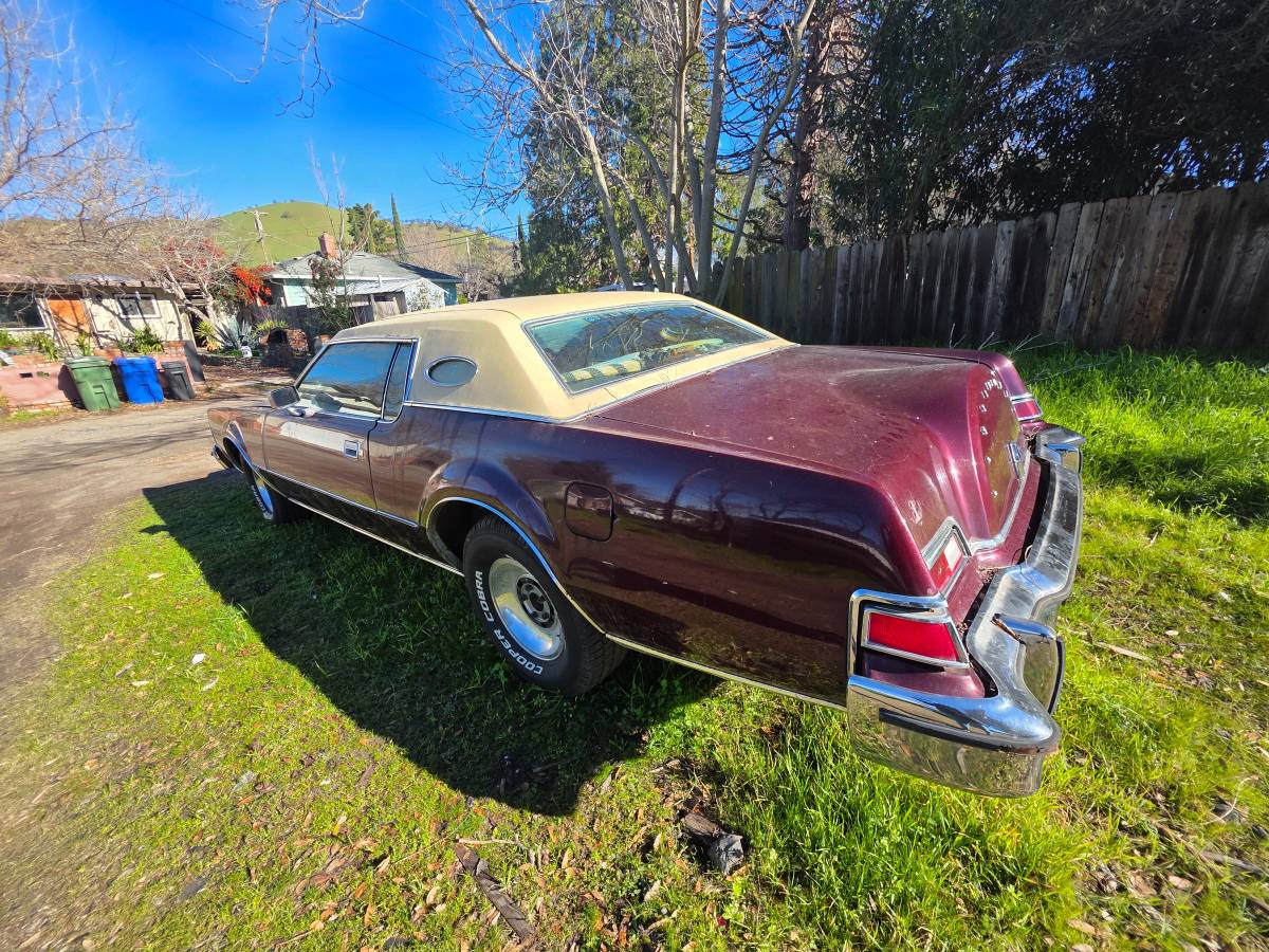 Ford-lincoln-continental-1974
