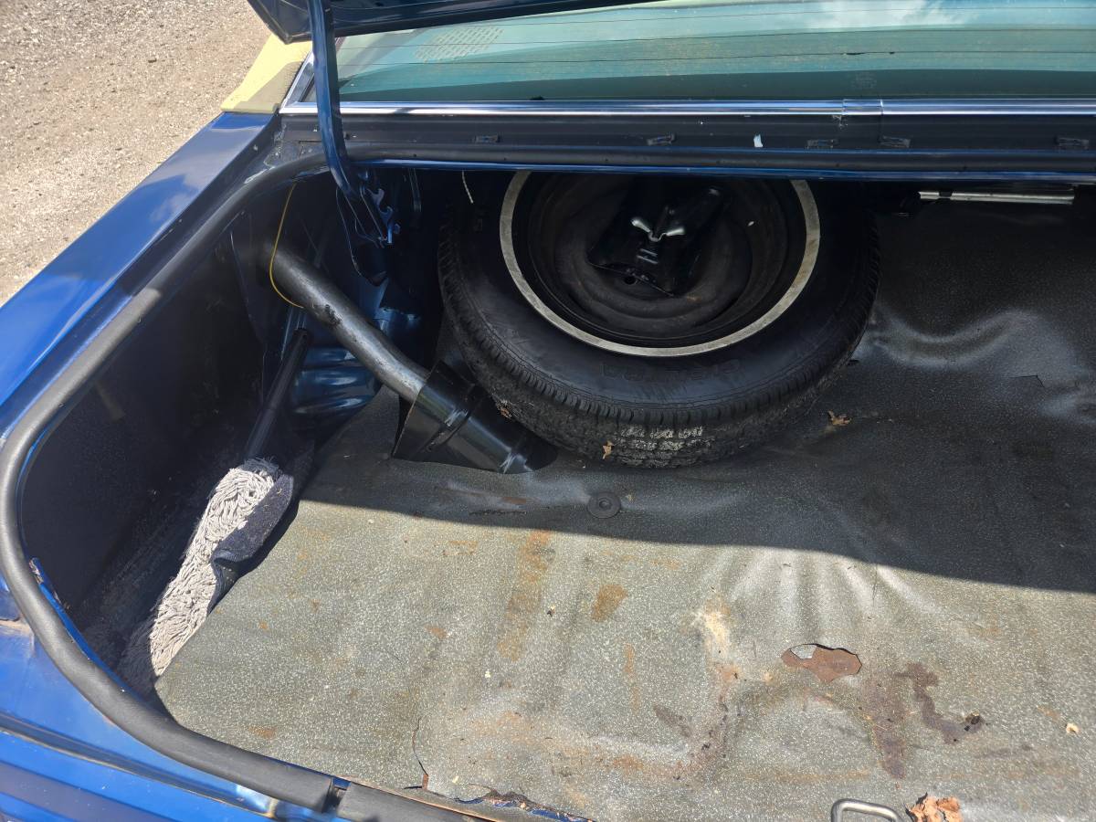 Ford-ltd-ii-1977-blue-20