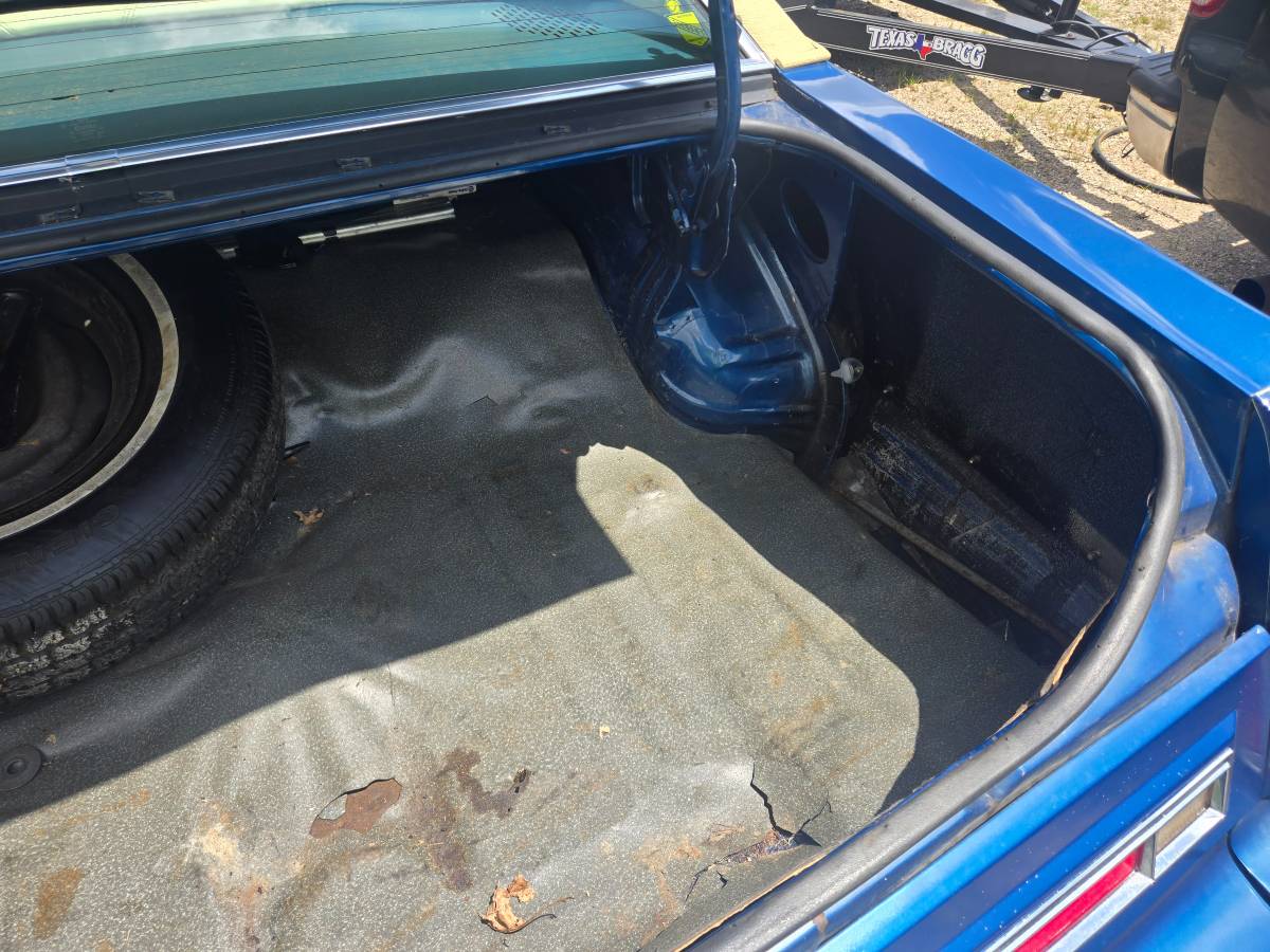 Ford-ltd-ii-1977-blue-8