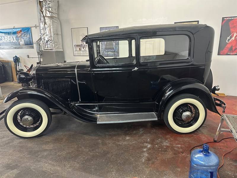 Ford-model-a-1930-black-10
