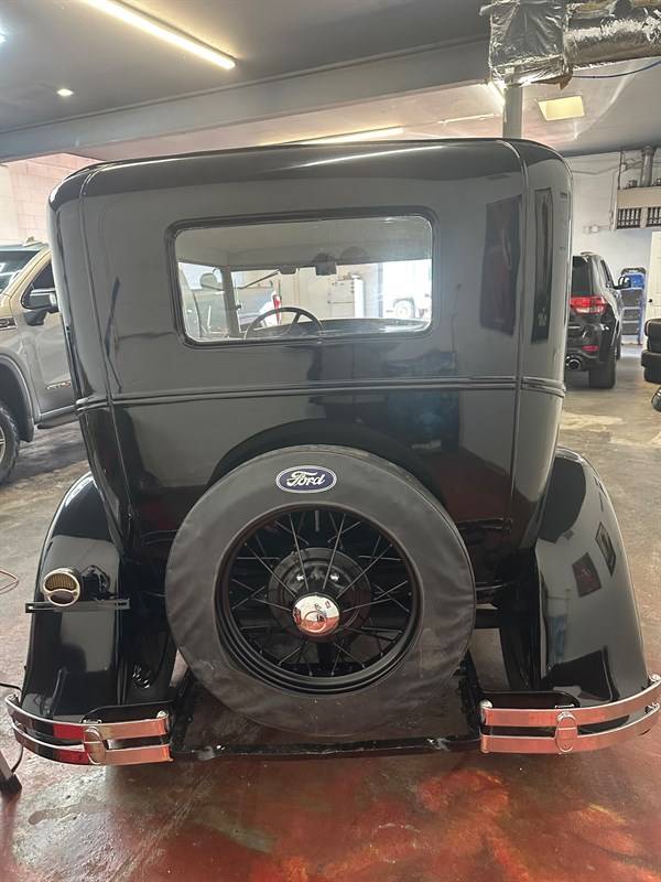 Ford-model-a-1930-black-14