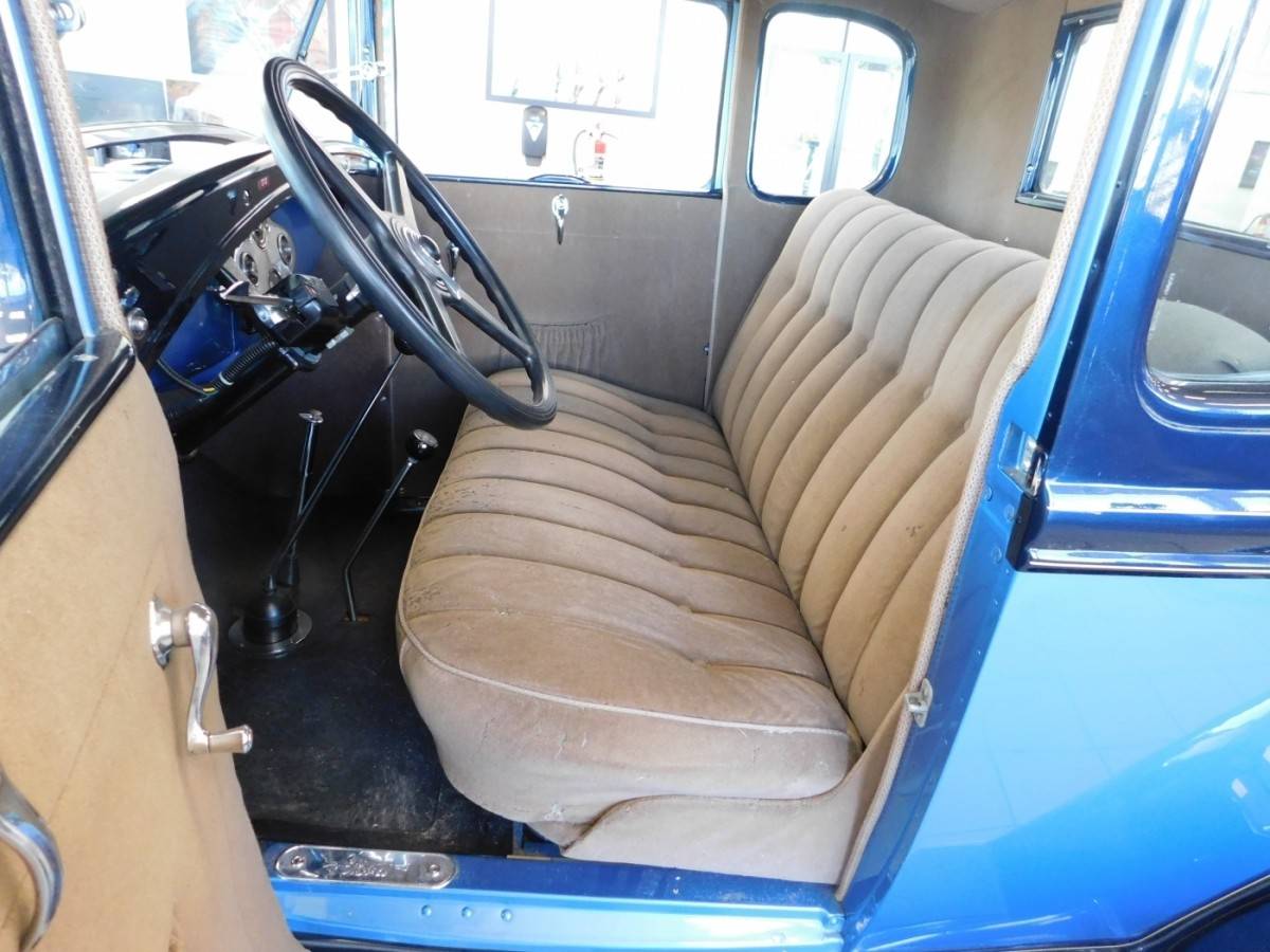 Ford-model-a-1931-blue-10