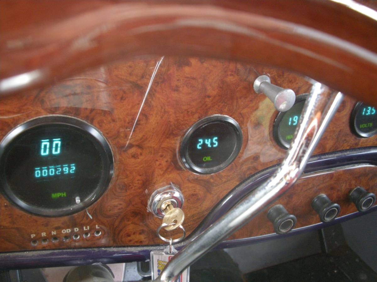 Ford-model-a-coupe-1931-purple-11