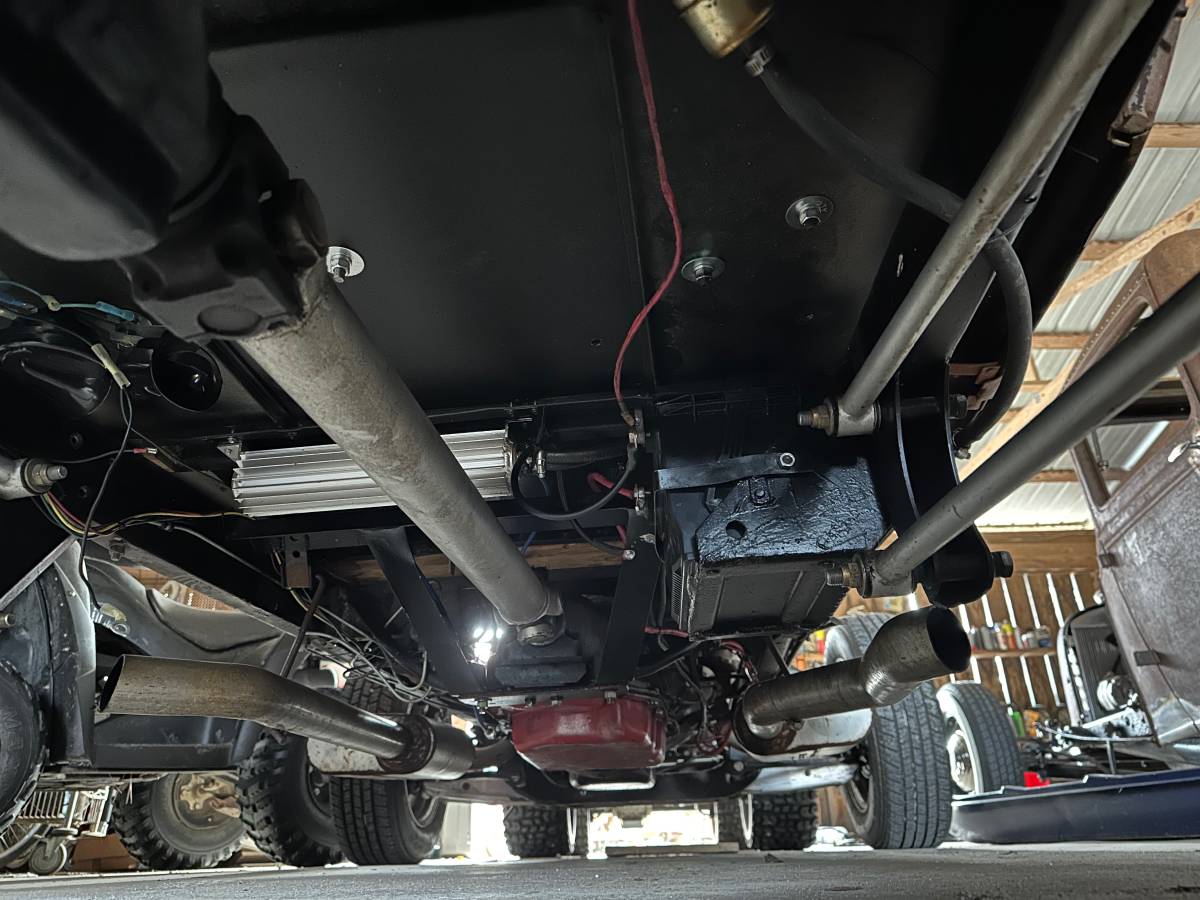 Ford-model-a-sedan-1928-custom-9