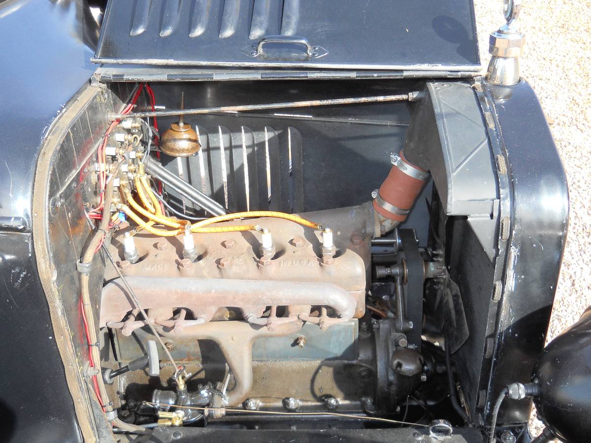 Ford-model-t-1917-black-2