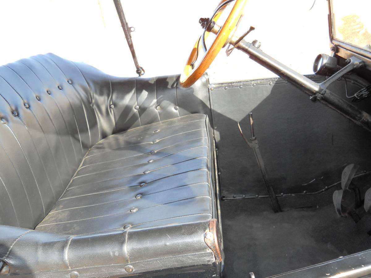 Ford-model-t-1917-black-8