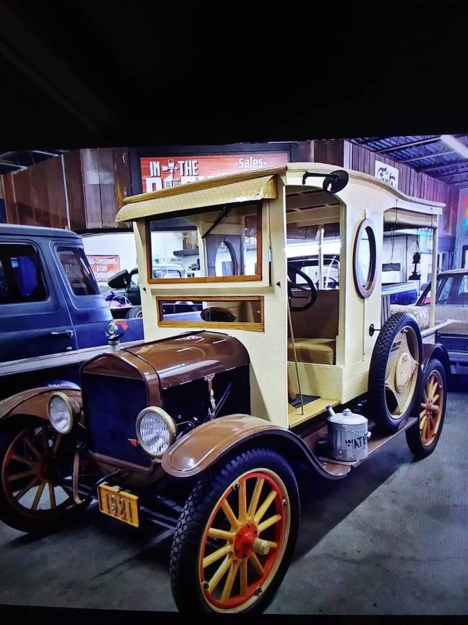 Ford-model-t-1921-brown-4