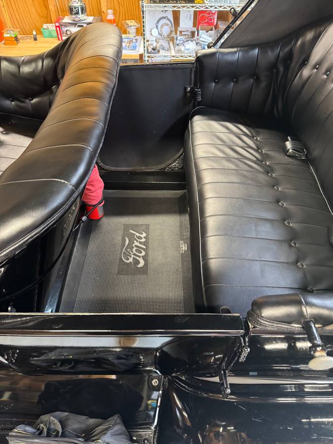 Ford-model-t-1924-black-2