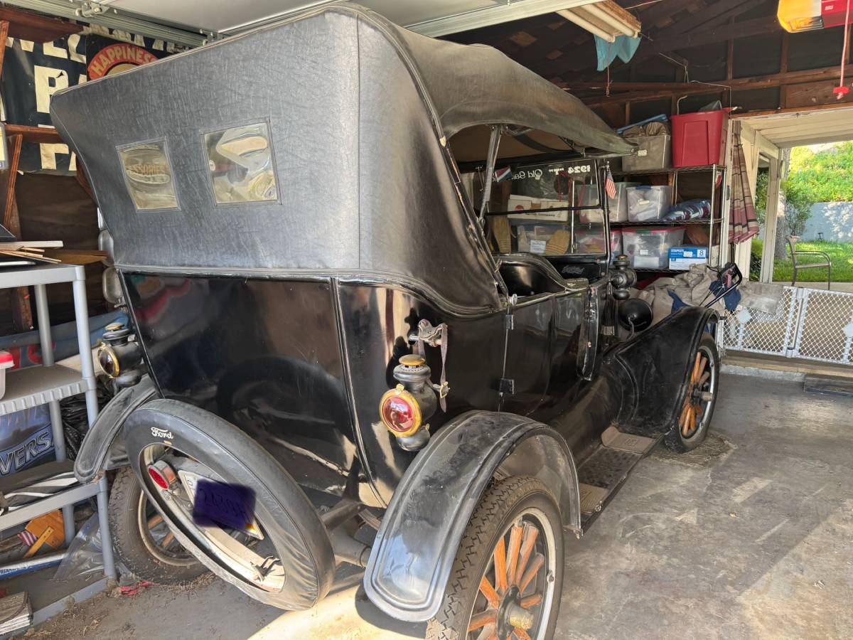 Ford-model-t-1924-black-3
