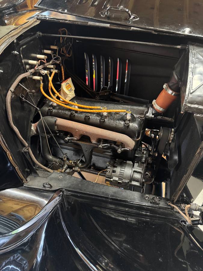 Ford-model-t-1924-black-3