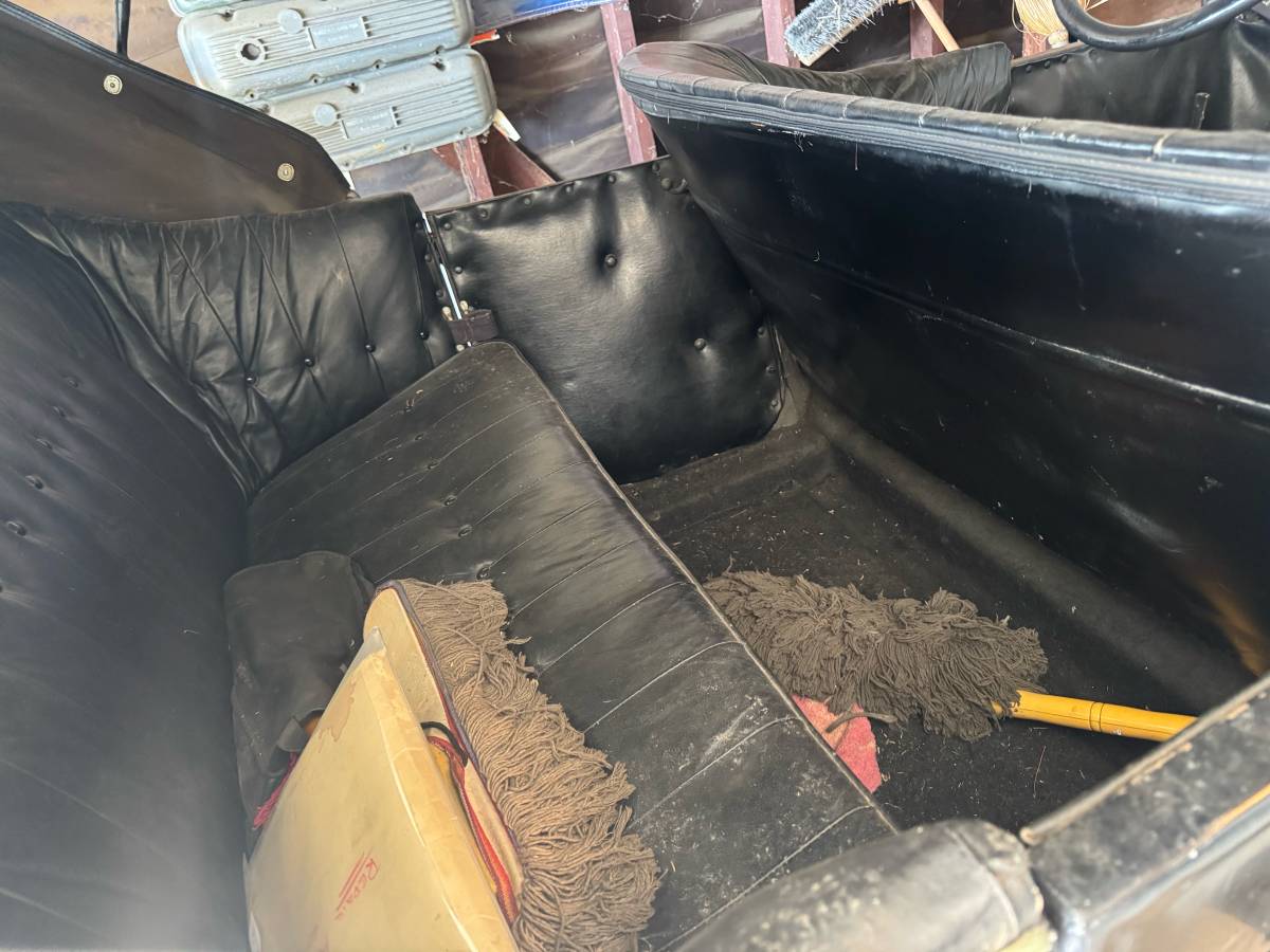 Ford-model-t-1924-black-7