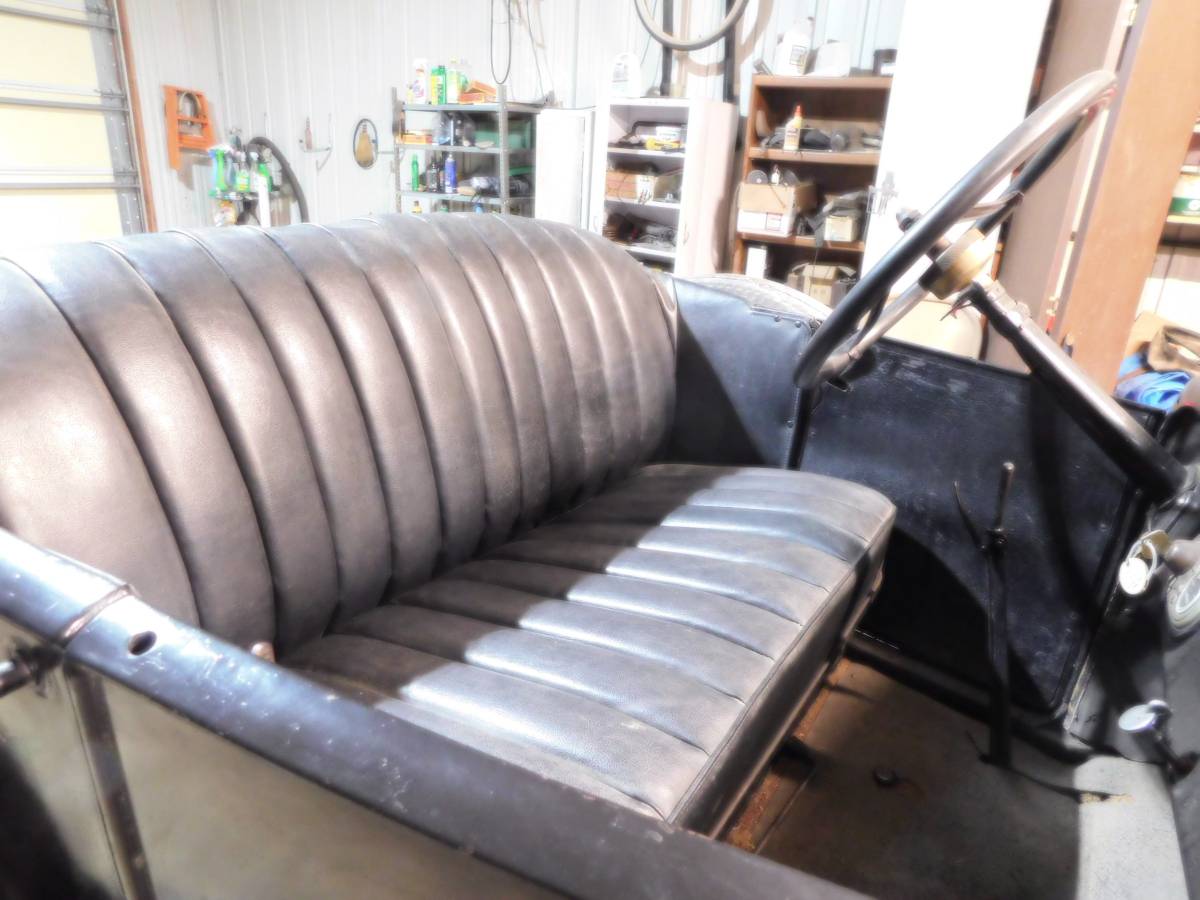 Ford-model-t-pickup-1926-black-1