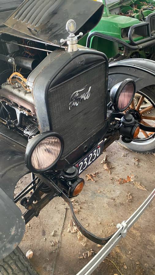 Ford-model-t-tudor-sedan-1925-black-1