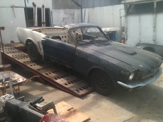 Ford-mustang-1966-white-11