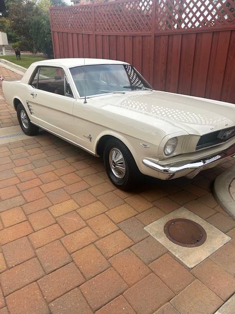 Ford-mustang-1966-white