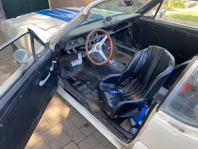 Ford-mustang-1966-white-4