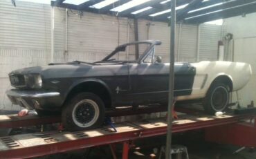 Ford-mustang-1966-white-8