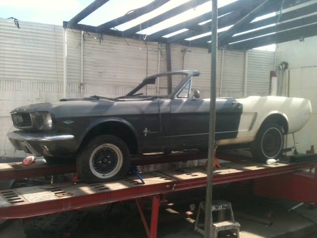 Ford-mustang-1966-white-8