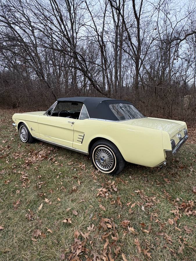 Ford-mustang-1966-yellow-4